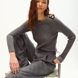 PULL THEODORE THUNDER GREY