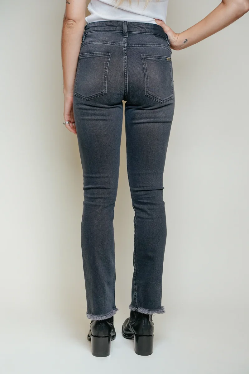 ACQUAVERDE - Jean Cara Used Grey – Image 3