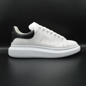 Alexander Mcqueen oversize blanc/noir - 43