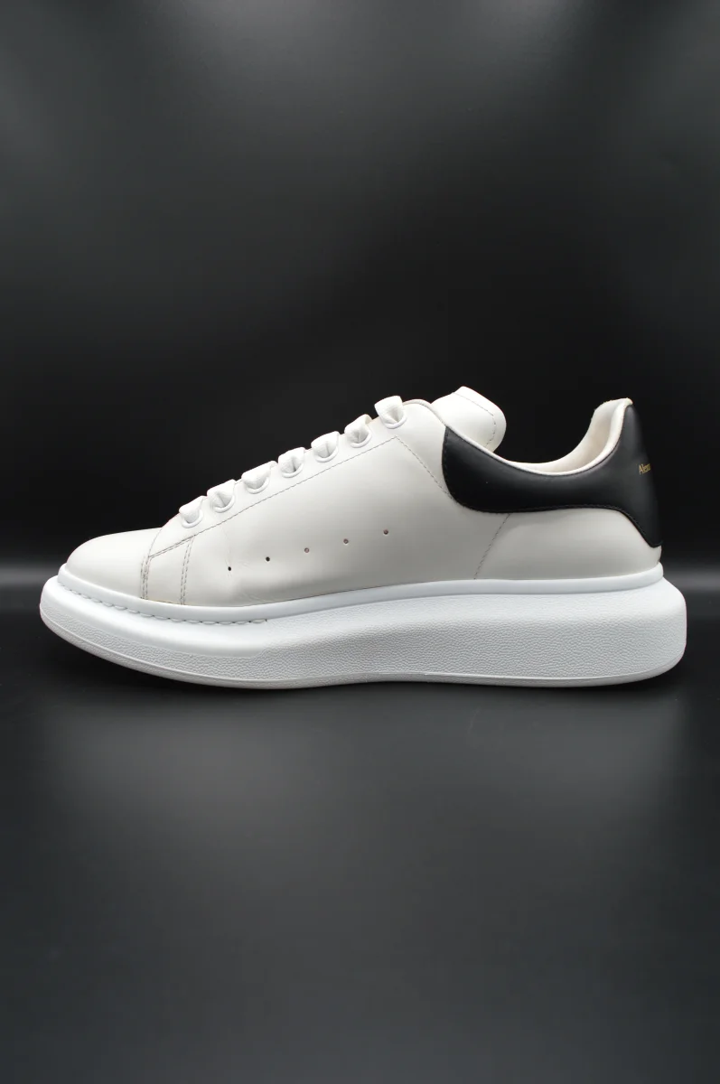 Alexander Mcqueen oversize blanc / noir - T44,5 – Image 3