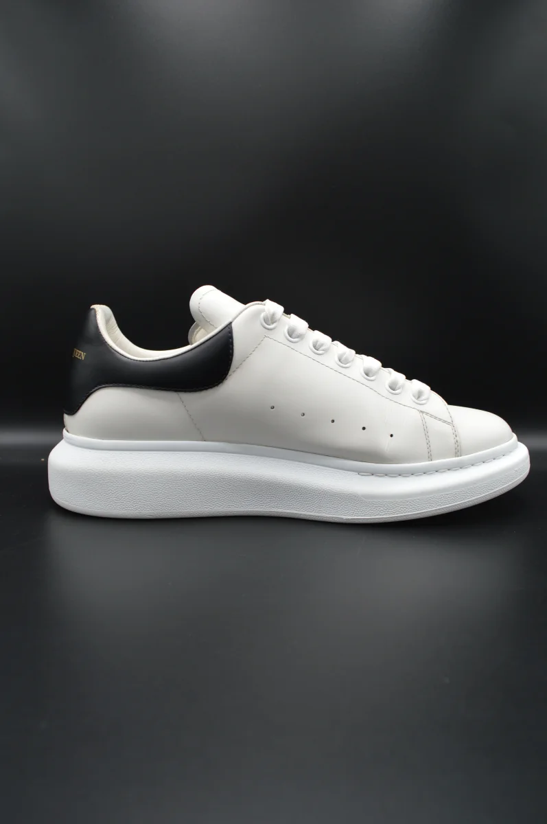 Alexander Mcqueen oversize blanc / noir - T44,5 – Image 5