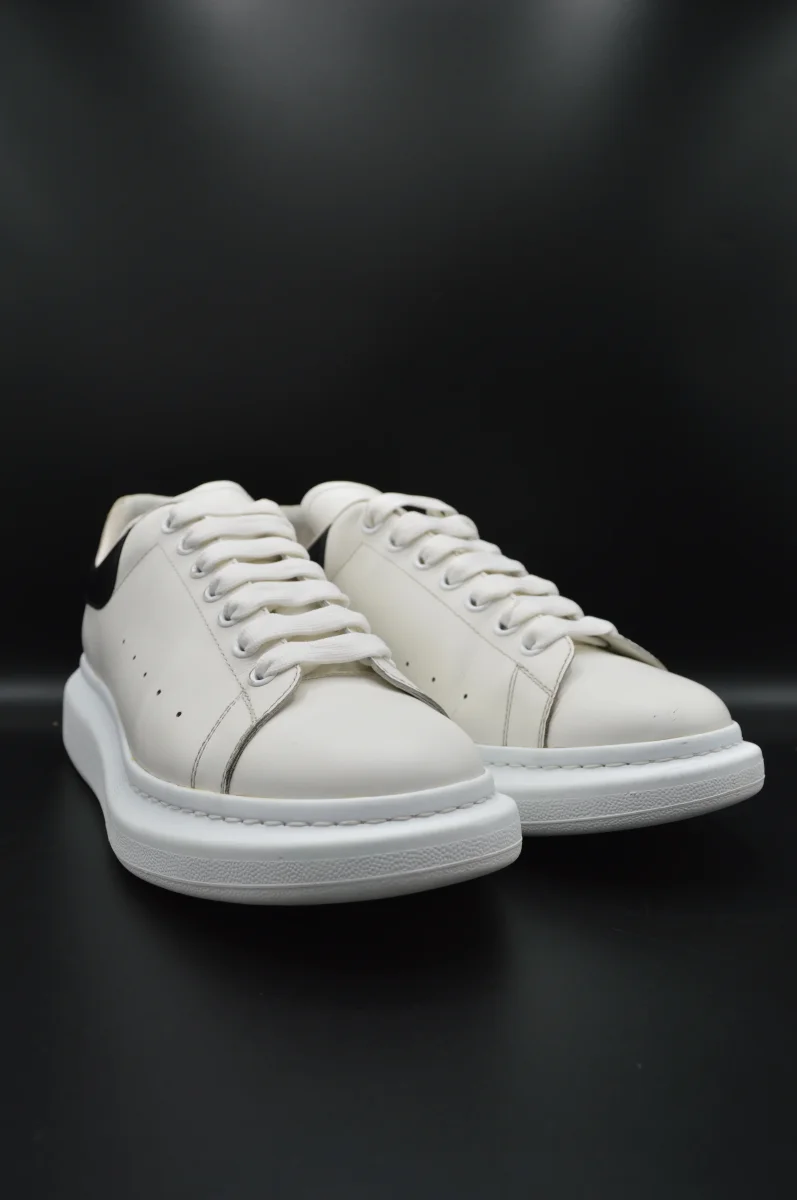 Alexander Mcqueen oversize blanc / noir - T44,5 – Image 6