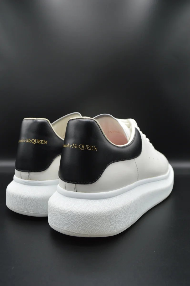 Alexander Mcqueen oversize blanc / noir - T44,5 – Image 9