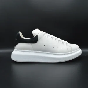 Alexander Mcqueen Oversize blanc/noir - T39