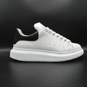 Alexander Mcqueen oversize blanc/noir - T41