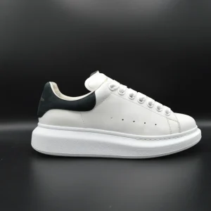 Alexander Mcqueen oversize blanc/noir - T38