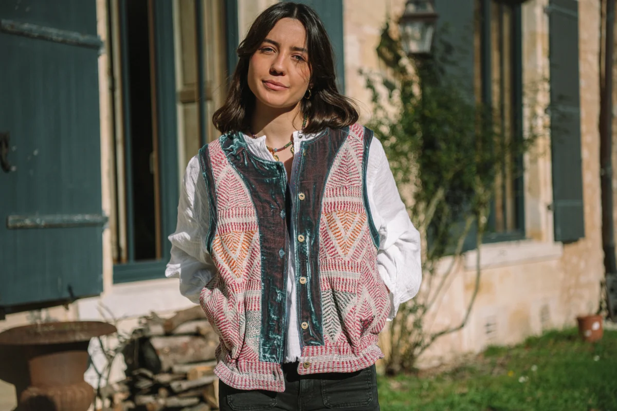 L'ÎLE BLEUE - Gilet Kantha Galicha Velours Bleu – Image 4