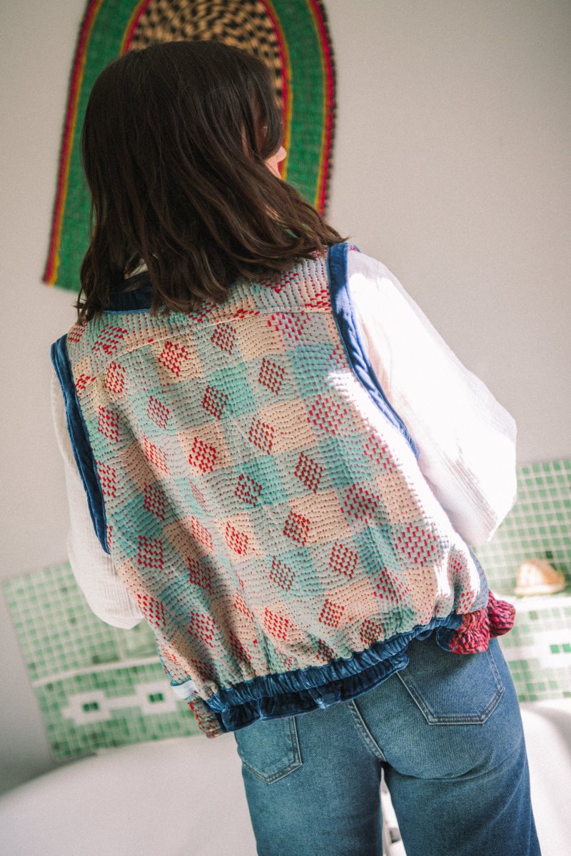 L'ÎLE BLEUE - Gilet Kantha Velours Bleu – Image 3