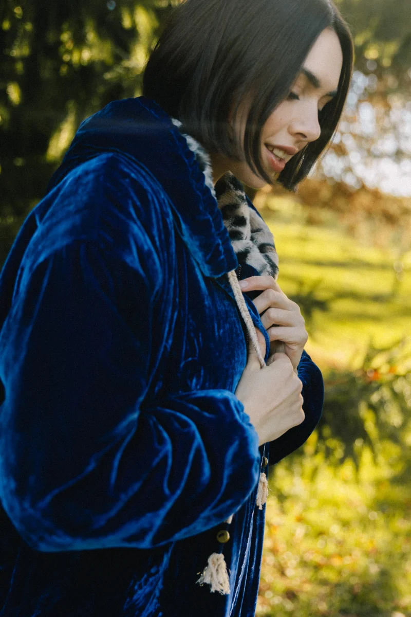 L'ÎLE BLEUE - MANTEAU MEENU silk velvet – Image 3