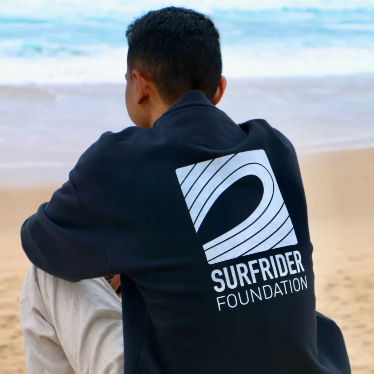 Sweat unisexe noir – Surfrider logo blanc – Image 3