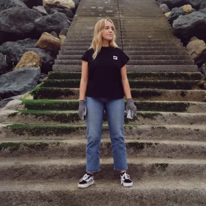 BLACK WOMAN TEE-SHIRT – WHITE SURFRIDER LOGO